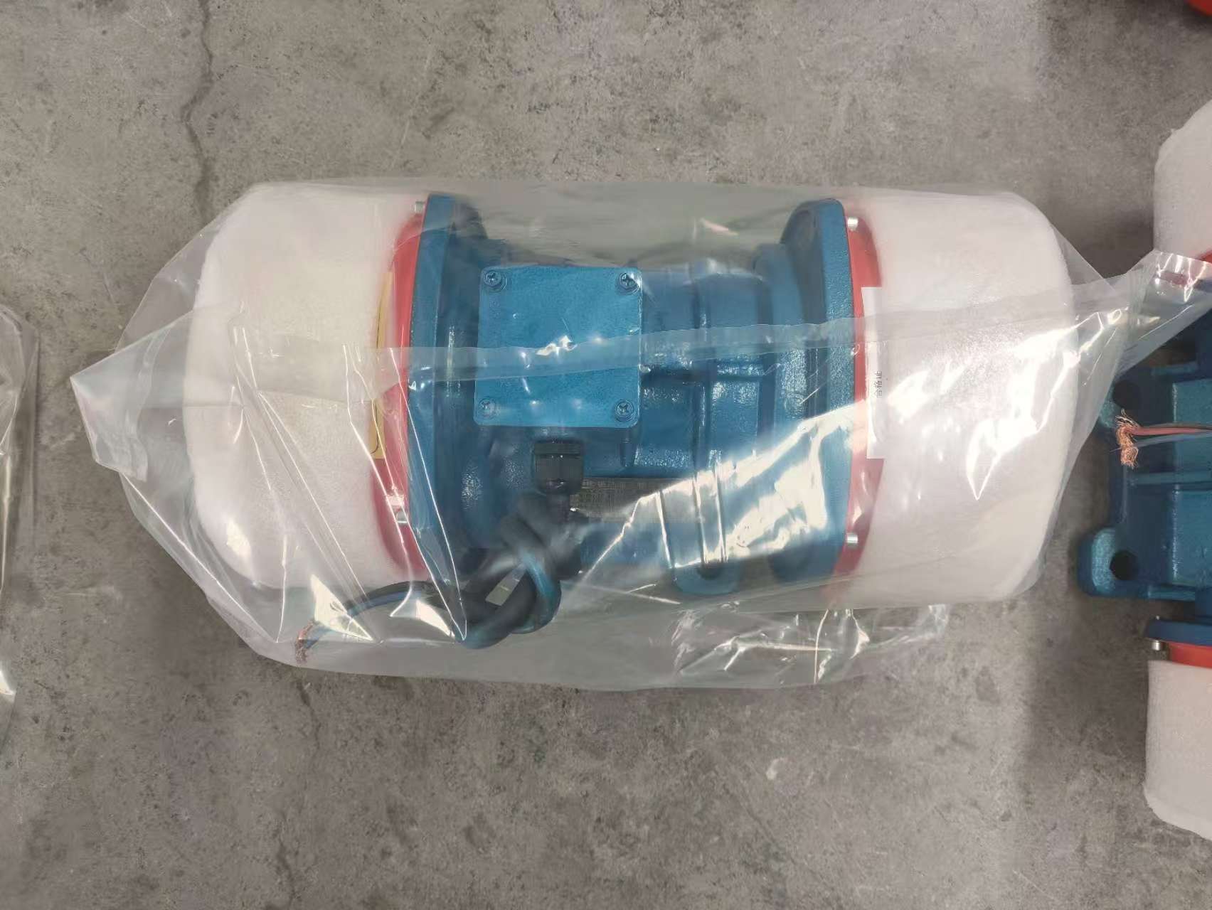 三江YZS/YZU振動電機(jī)-臥式振動電機(jī)